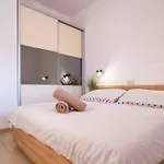 Close To The Beach With Parking